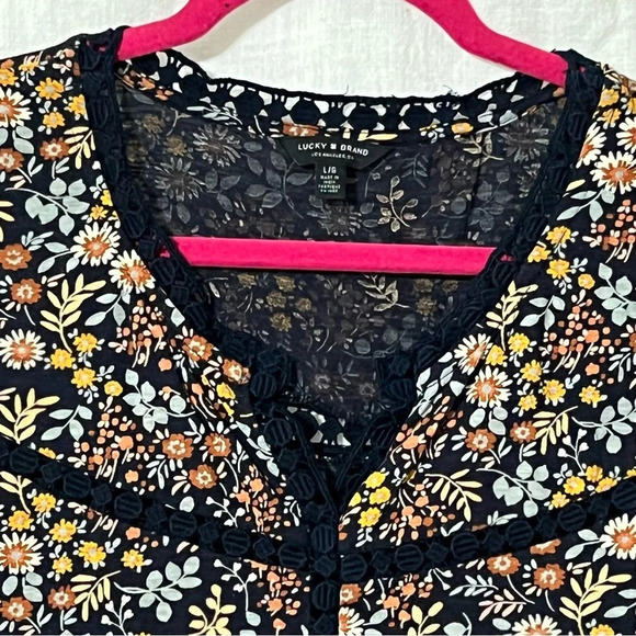 Lucky Brand Sleeveless Crochet Accent Floral Navy/Yellow - Picture 6 of 8